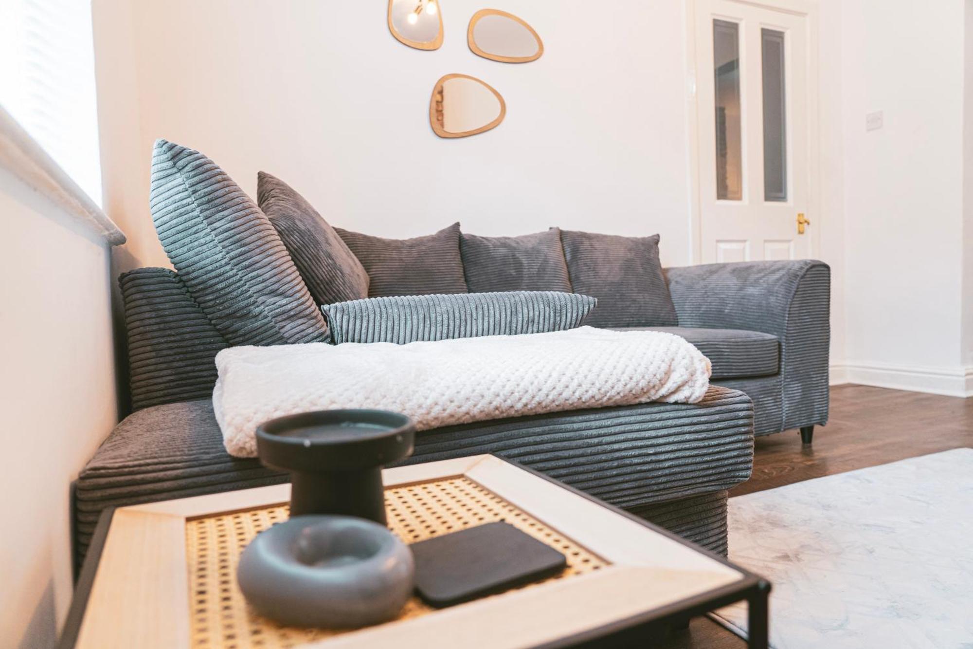 Mideyah Stays - 3 Bed Comfy House Cardiff Luaran gambar