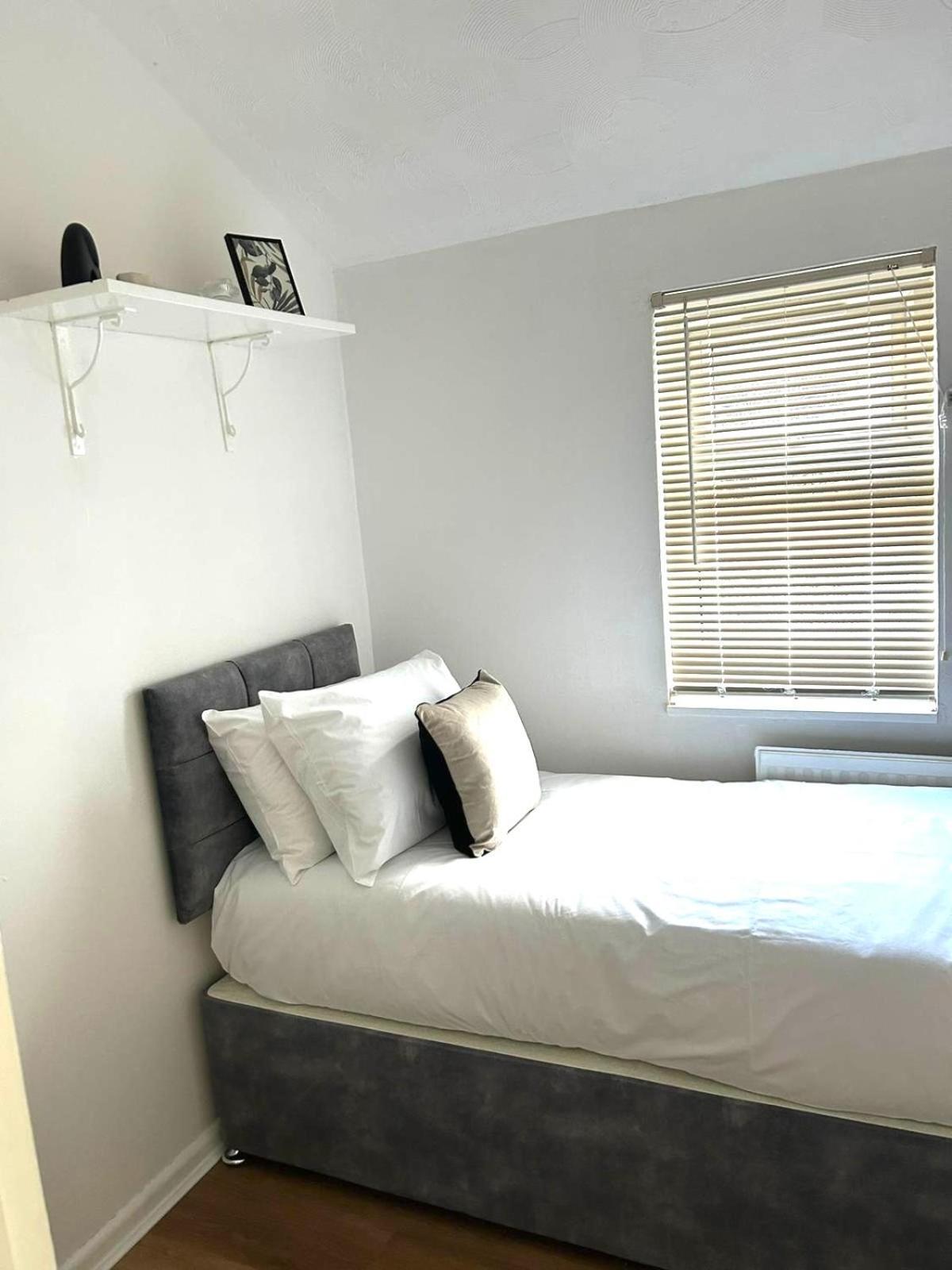 Mideyah Stays - 3 Bed Comfy House Cardiff Luaran gambar