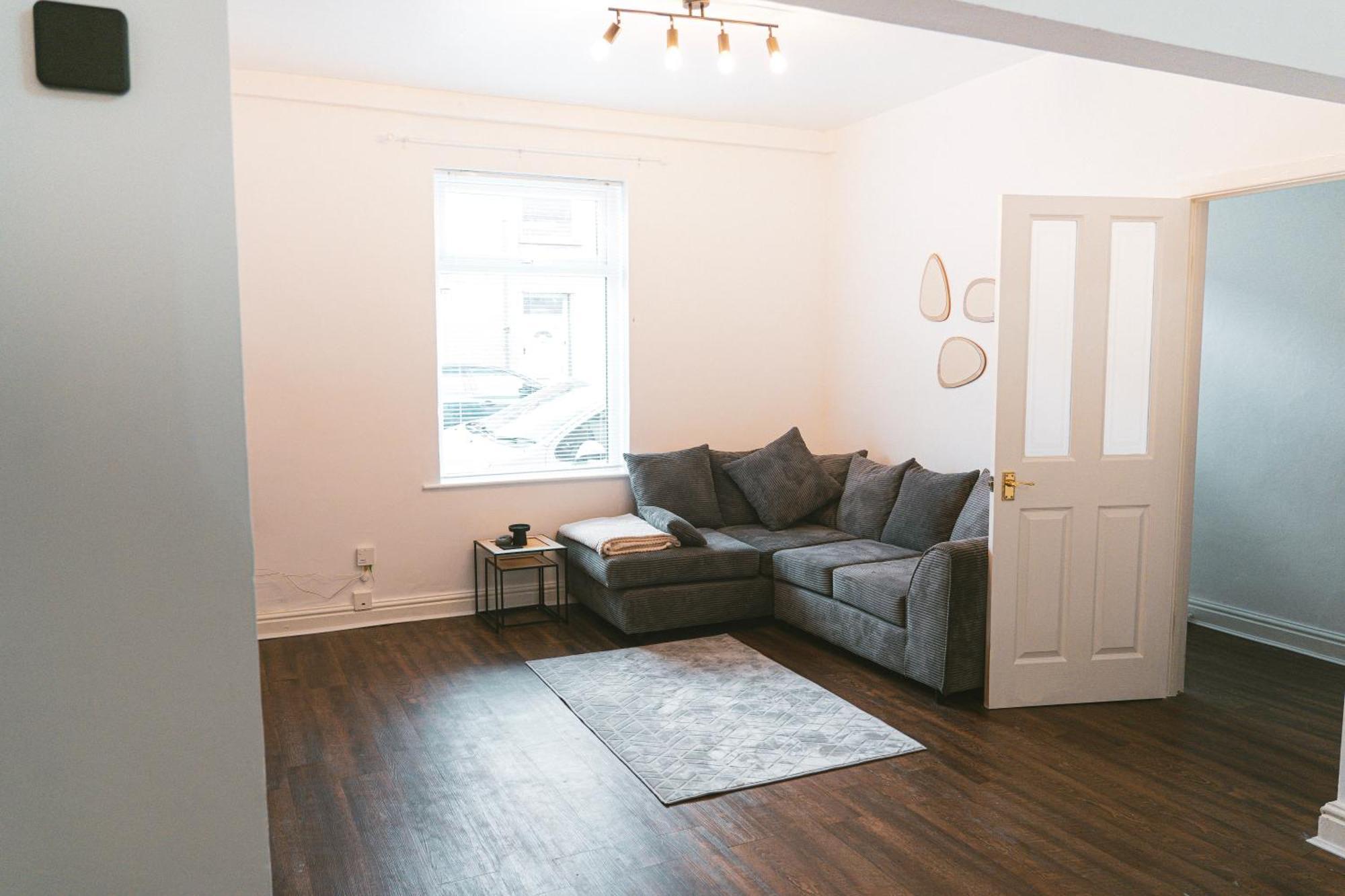 Mideyah Stays - 3 Bed Comfy House Cardiff Luaran gambar