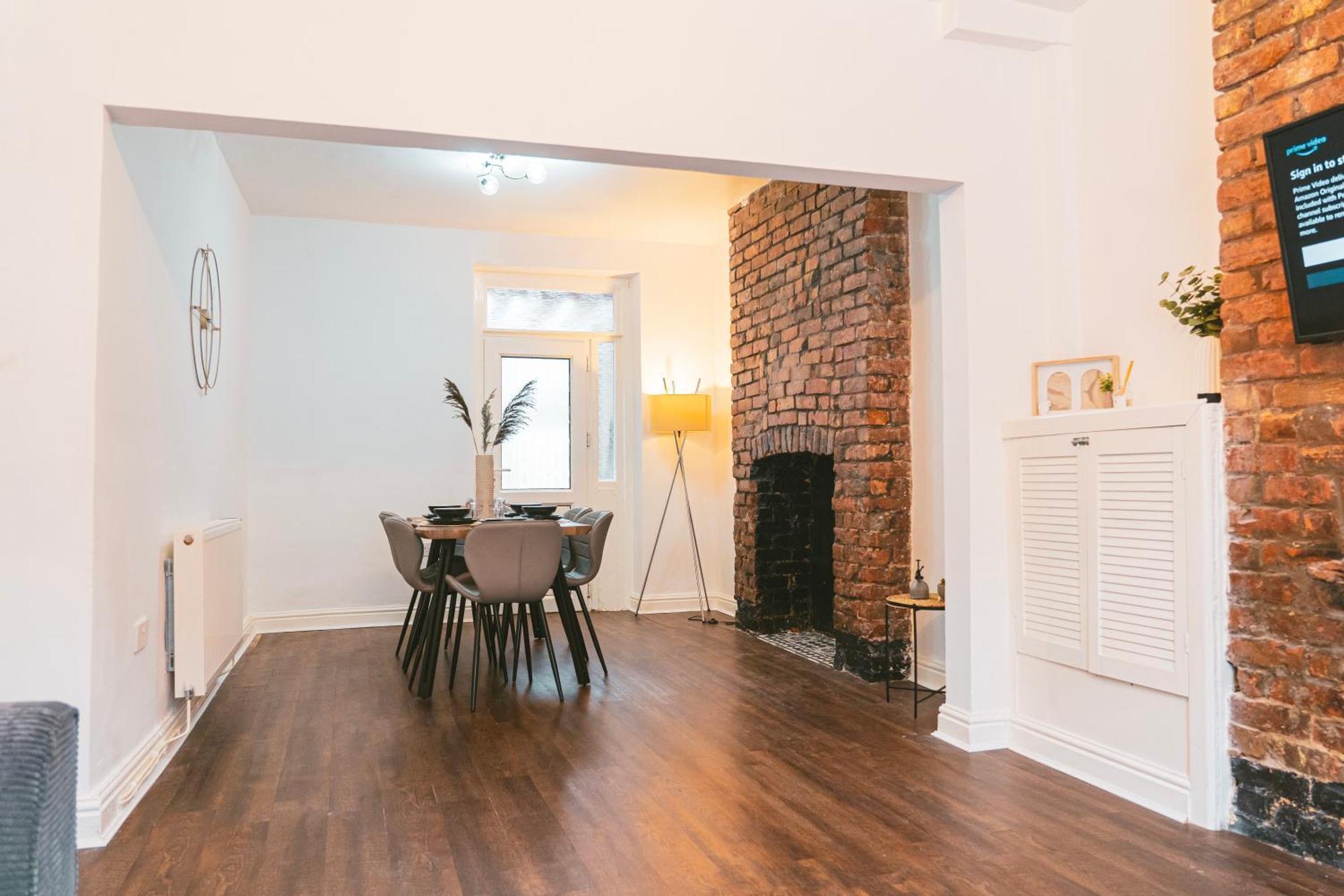 Mideyah Stays - 3 Bed Comfy House Cardiff Luaran gambar