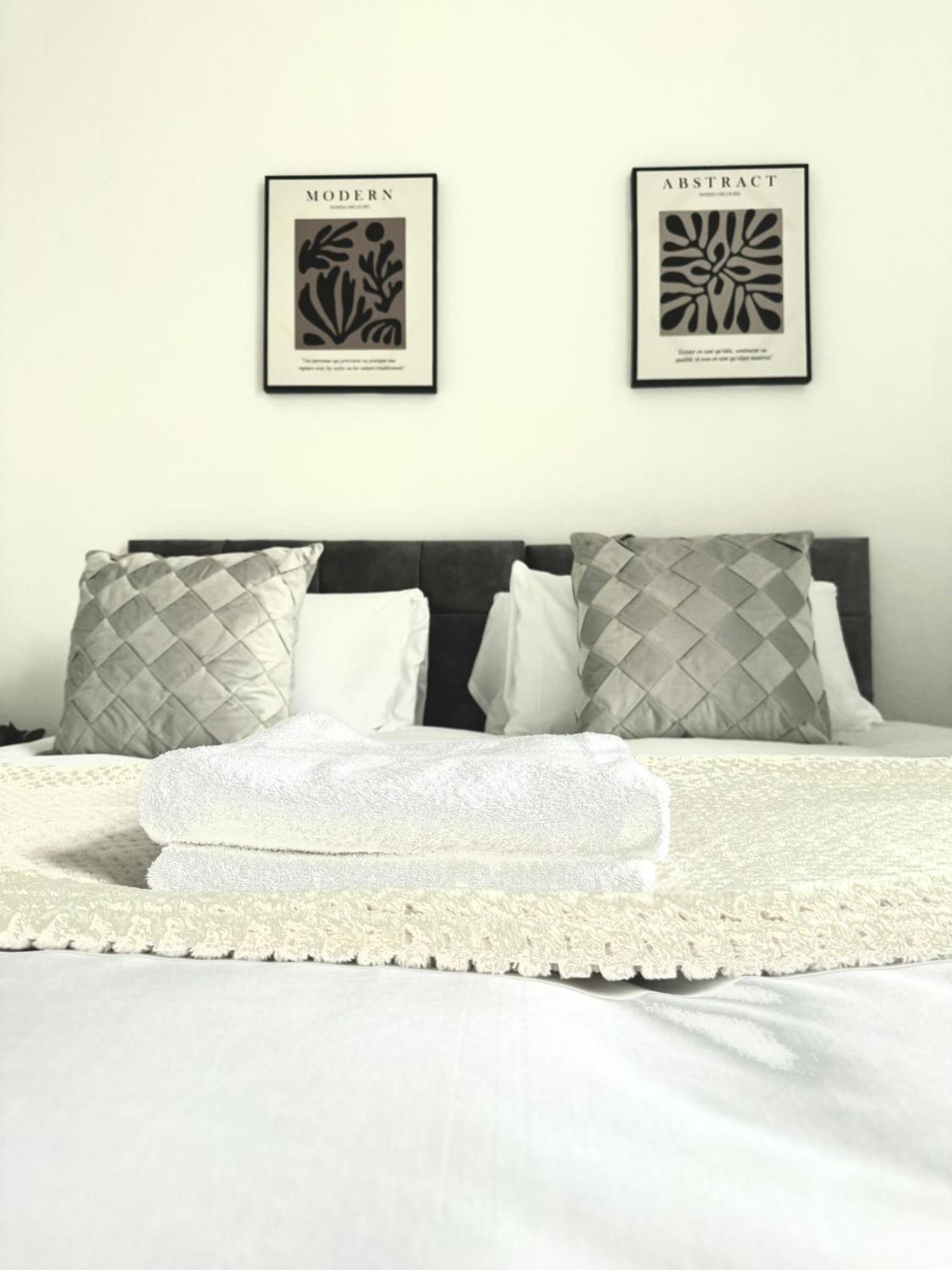 Mideyah Stays - 3 Bed Comfy House Cardiff Luaran gambar