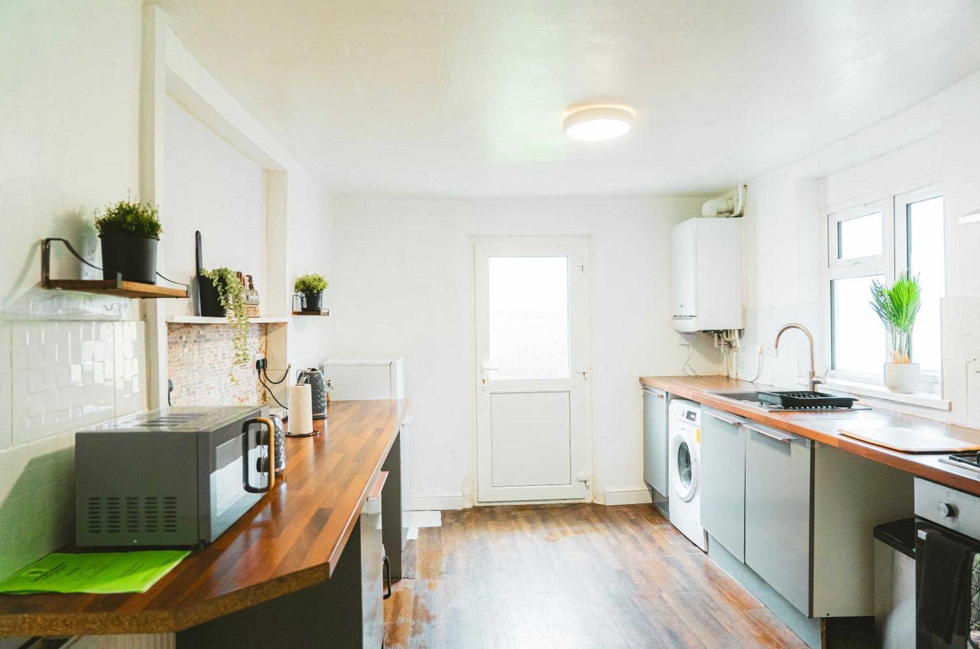 Mideyah Stays - 3 Bed Comfy House Cardiff Luaran gambar